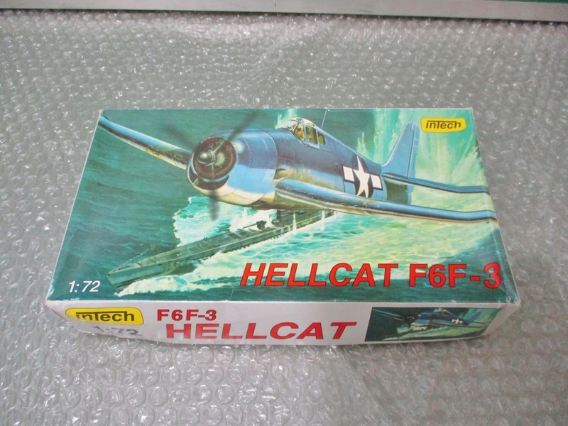 プラモデル インテック intech 1/72 ヘルキャット F6F-3 HELLCAT F6F-3 アメリカ 戦闘機 未組み立て 昔のプラモ