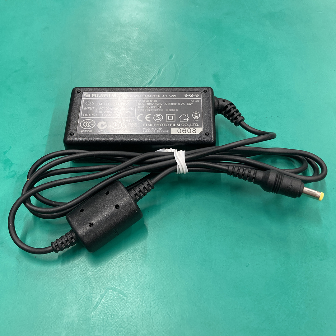 ★ フジフィルム ACパワーアダプター AC-5VW 中古品 R00402