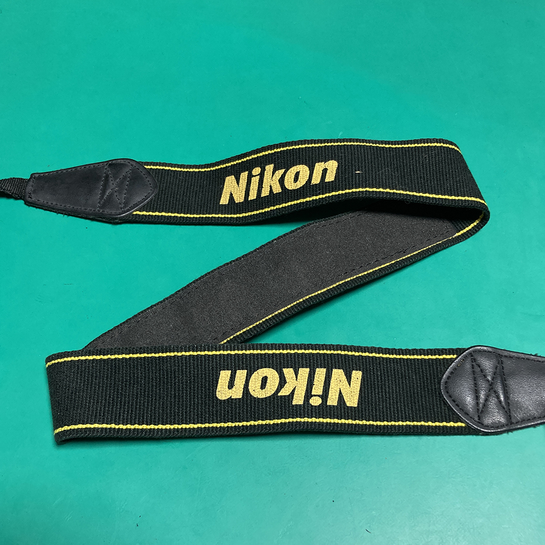 ★ ニコン ロゴ入り カメラストラップ 中古品 R00405
