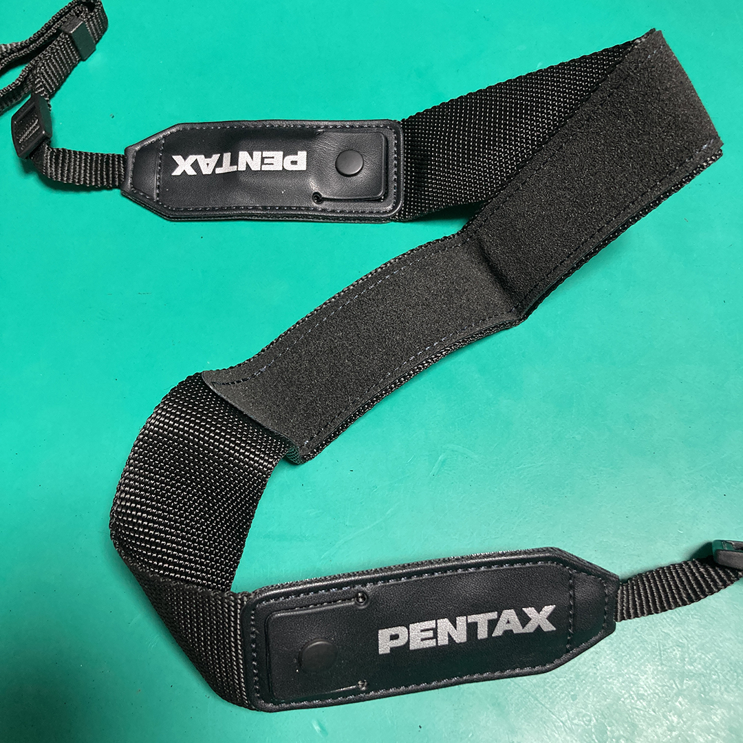 ★ ペンタックス ロゴ入り カメラストラップ 中古品 R00411