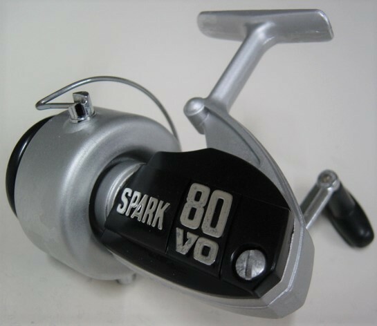 オリムピック釣具　SPARK 80VO■右手捲式/最小型