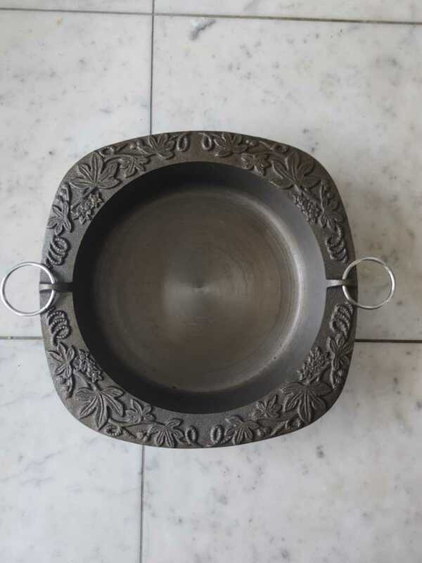 すき焼き鍋　未使用　特選Santo　高級御寿喜鍋　最高級鋳鉄製　高級焼付処理　美品