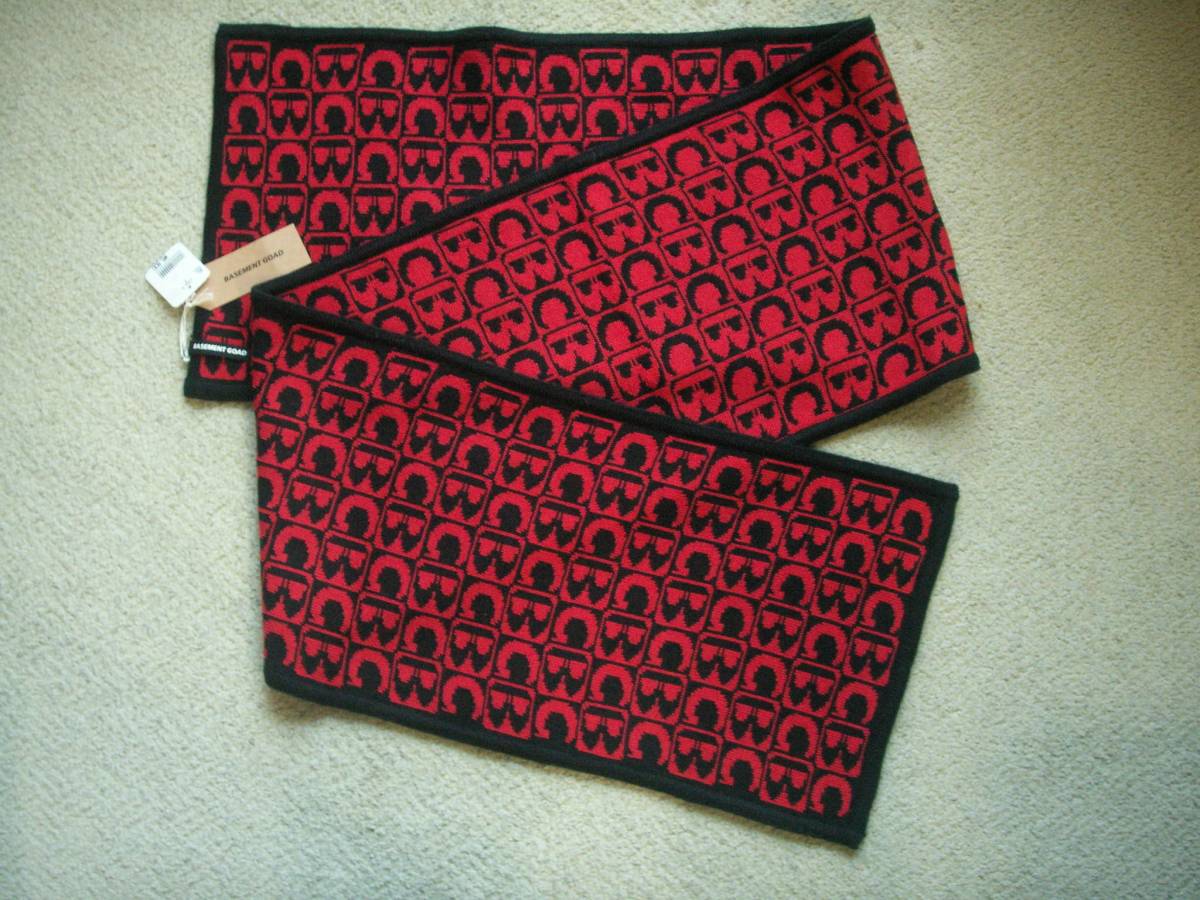 BASEMENT GOAD　ベイスメントゴッド　未使用　ロゴマフラー