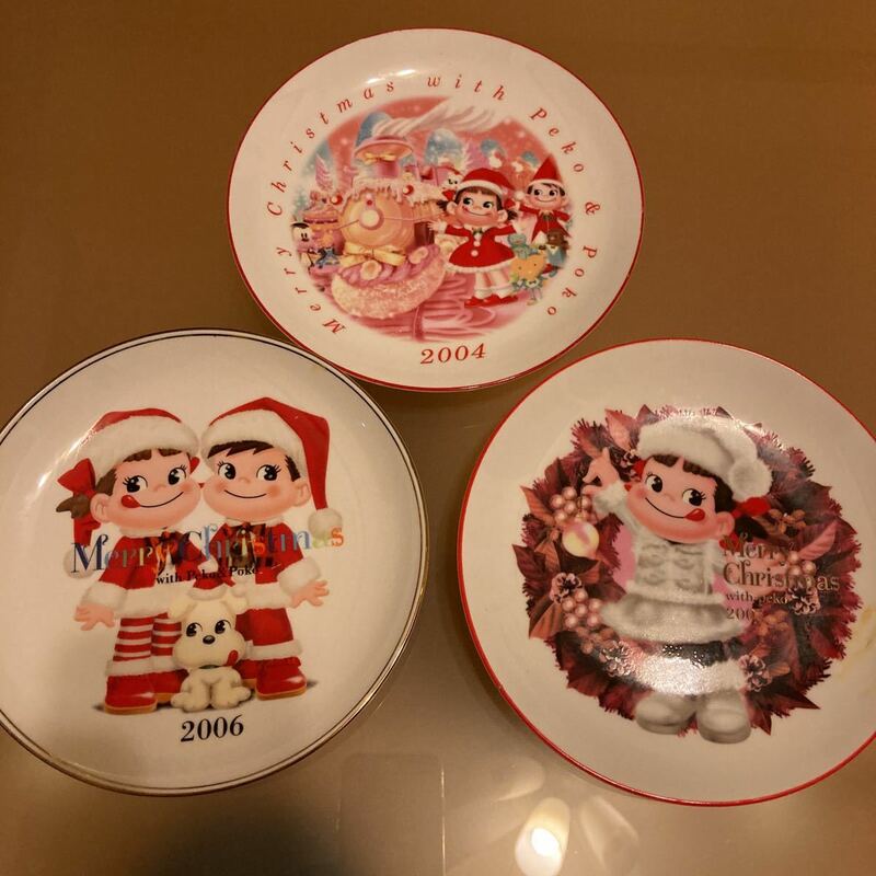 ★不二家　ペコちゃん　クリスマスプレート　2004 2006 2007年3枚セット　クリスマス皿　ケーキ皿　陶器★