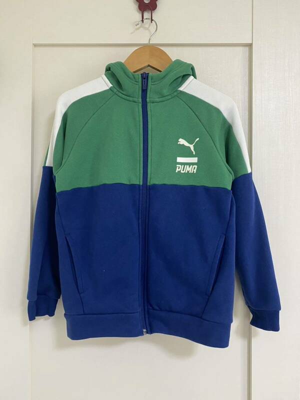 美品☆PUMA プーマ☆裏起毛パーカー☆グリーン×ネイビー☆140