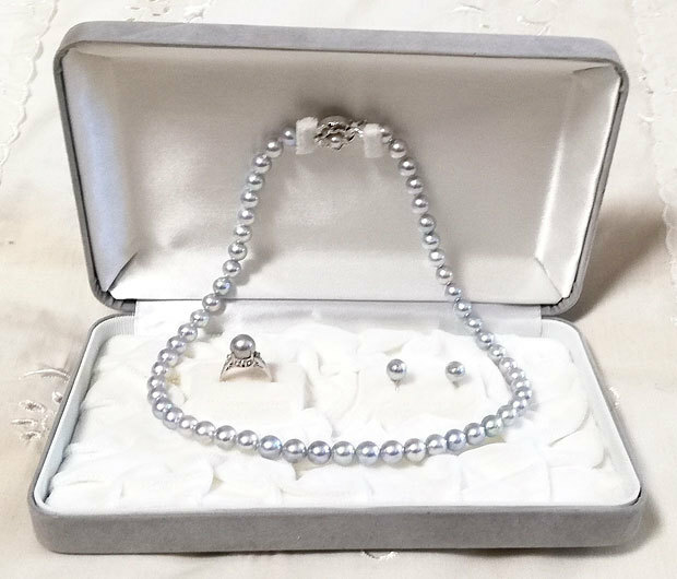 ★ナチュラルグレー 本真珠 ネックレス 指輪 イヤリングのセット 品質保証書付 美品 ケースつき 20万円