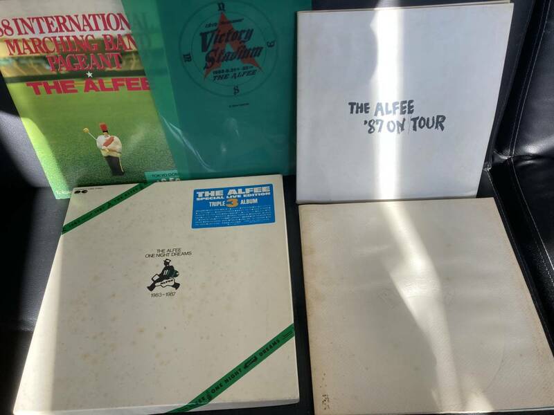 送料無料! THE ALFEE LP BOX レコード ONE NIGHT DREAMS 1983ー1987 (3枚組)ツアーパンフレット色々付 ’87 ON TOUR/LONG WAY TO FREEDOM」