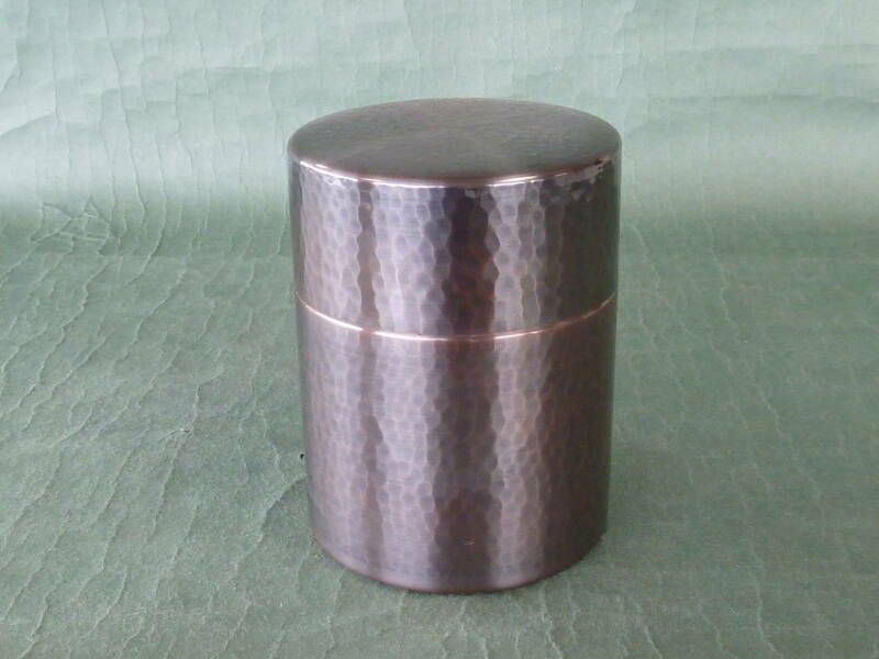 銅茶筒 鎚目模様茶筒　直径８．８ｃｍ高さ１２ｃｍ 容量約１５０g 未使用新品