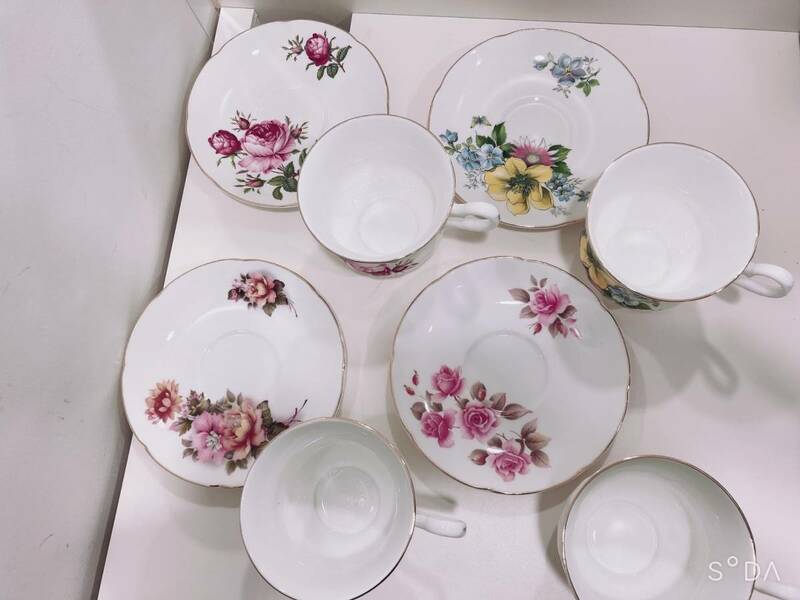 ◆Royal Grafton ロイヤルグラフトン BONE CHINA 金彩 カップ＆ソーサー 4客