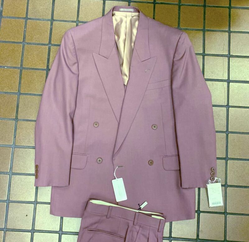 新品　未使用　激安　ダブルスーツ　ウール100% セットアップ　サイズYAM オーキッドピンク色　日本製　ノーベンツ　2タック　激レア