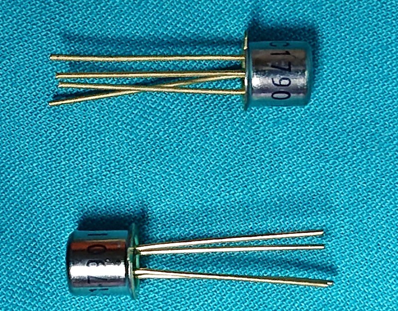 トランジスター　２ＳＣ１７９０　未使用品　２個セット