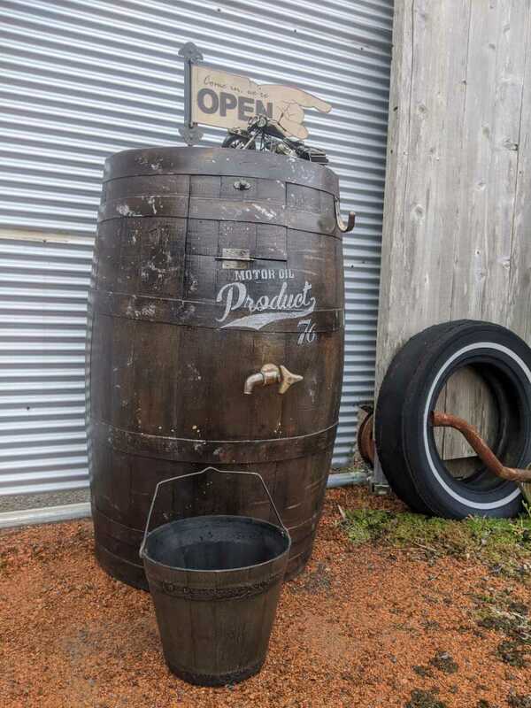 ウイスキー樽 の立水栓オープン&クローズ看板アメリカンヴィンテージな家#ガレージシンク #店舗什器#ガレージライフ#樽 #水栓 