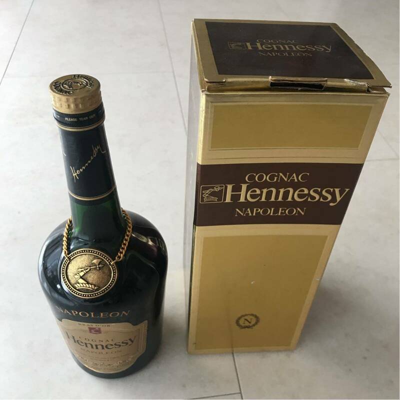 ☆未開封☆コニャック ヘネシー ナポレオン☆COGNAC Hennessy MAPOLEON ☆0.7l☆お酒☆箱付き☆