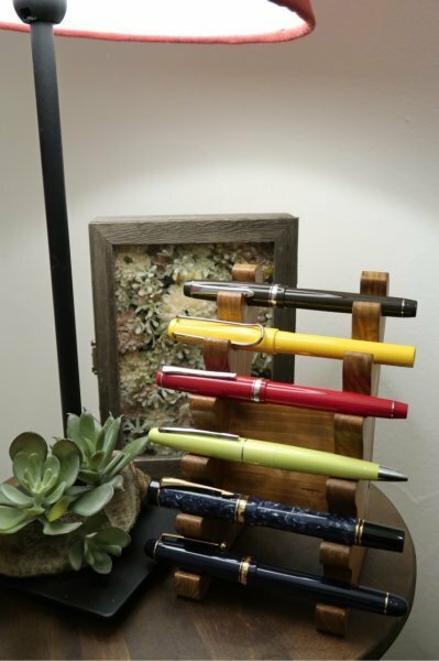 木製 万年筆 置き ボールペン ガラスペン 展示 ラック ディスプレイ スタンド ハンドメイド アンティーク ビンテージ 色彩雫58pine
