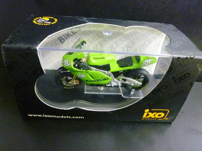 イクソ製品　1/24 カワサキ ZX-RR ＃88 アンドロウ　ピット　KAWASAKI　 ZX RR 2003 ixo