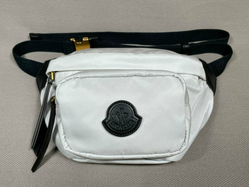 新品 本物 モンクレール MONCLER ベルトバッグ FELICIE ホワイト 白 バック ウエストポーチ ショルダー バッグ ロゴ