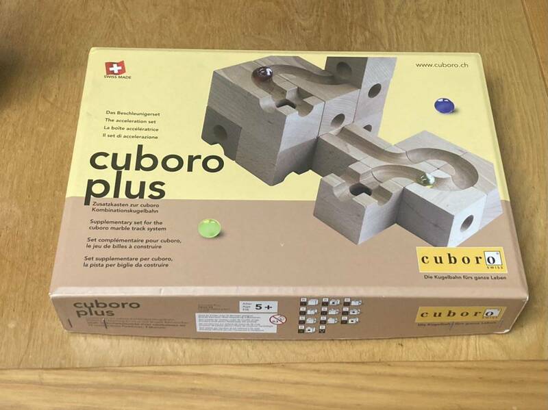 送料無料 スイス キュボロ社 cuboro plus キュボロ(クボロ) プラス　天然ブナ材のキューブ組み立て式ビー玉ゲーム パズル