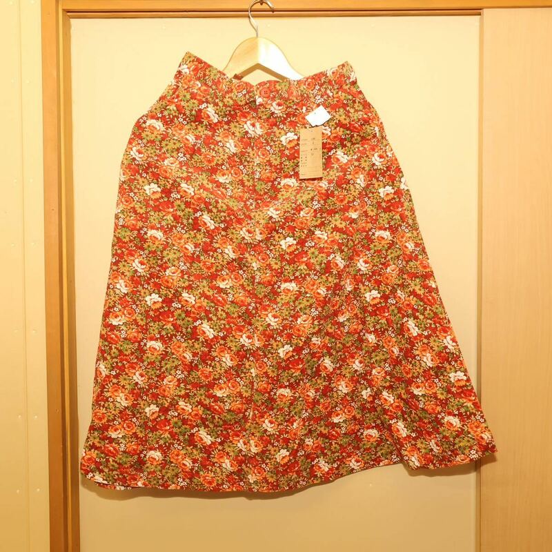 ◆ レディーススカート ◆ 花柄スカート ◆ レディース ◆ ウエスト72 ◆ 赤 ◆ 花柄 ◆