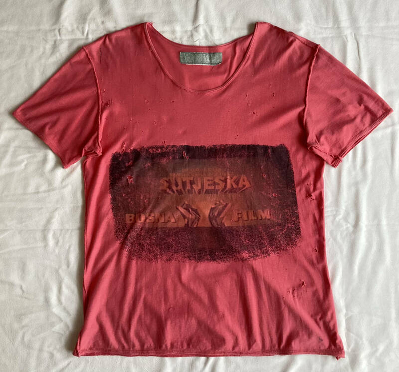 EASTERNBLOC Tシャツ/イースタンブロック/ヴィンテージ カットソー ユニセックス/SUTJESKA BOSNA FILM(1973)/ピンク/オーストラリア製