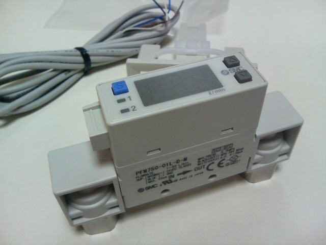 SMC　デジタルフローセンサ　流量センサー　PFM750-01L-D-M-WT　1個