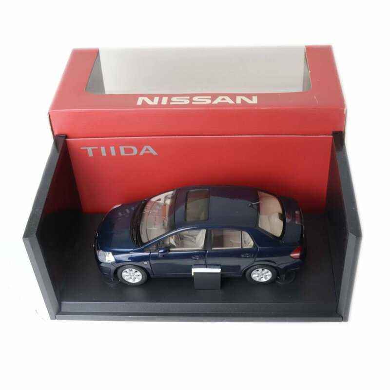 【中古】 日産 TIIDA ティーダ モデルカー ミニカー 1/18スケール ネイビー 箱、台 全長約245mm NT 美品 ABランク