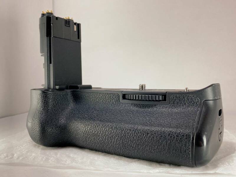 ★実用品★ キャノン CANON BG-E11 バッテリーグリップ Battery Grip【EOS 5D MarkⅢ/5Ds/5DsR用】　　　0117#0001 #4612