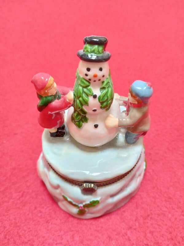 北欧　スノーマン　陶器　小物入れ　高さ10センチ　インテリア飾り　　雪だるま　　クリスマス　　置物　