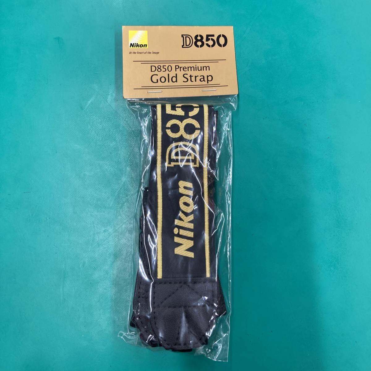 ★ Nikon D850 プレミアムゴールドストラップ 非売品 新品未使用 R00428