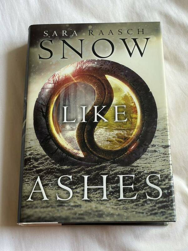 【洋書】Snow Like Ashes by Sara Raasch