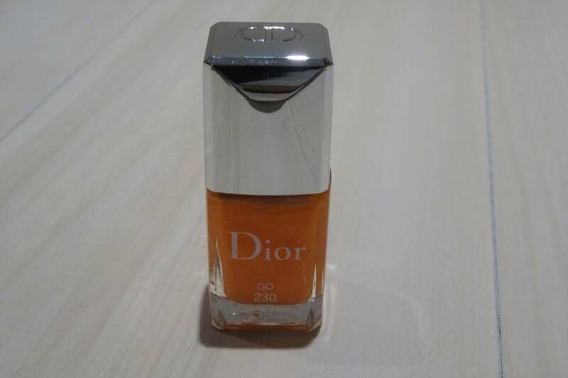 ほぼ未使用　Dior ディオール ヴェルニ GO230 ネイル カラー エナメル オレンジ系 限定