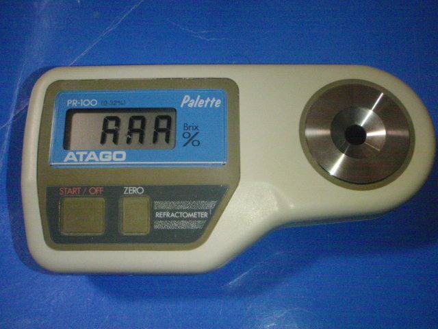 ATAGO-1 ATAGO(アタゴ) 製デジタル屈折計（糖度計・濃度計）　DIGITAL REFRACTOMETER　 PR-100
