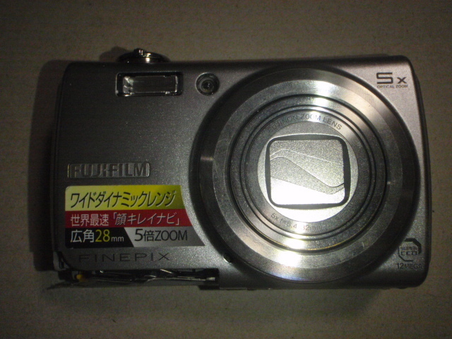 F002-21　FUJIFILM製デジカメ FinePix F100fd　(故障品)