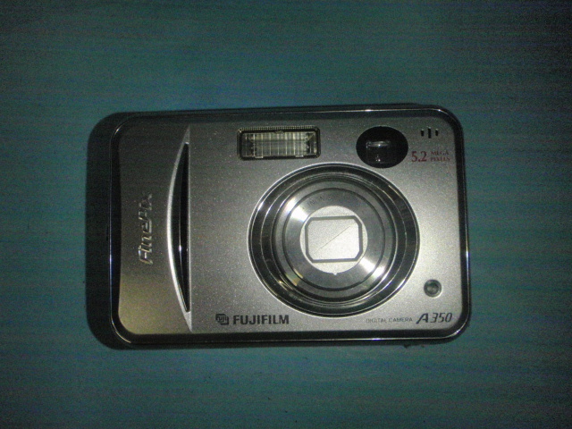 F002-06　FUJIFILM製デジカメ　FinePix A350 (故障)