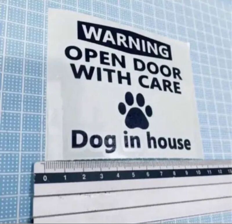 warning!dog in houseステッカー2（色変更可能）