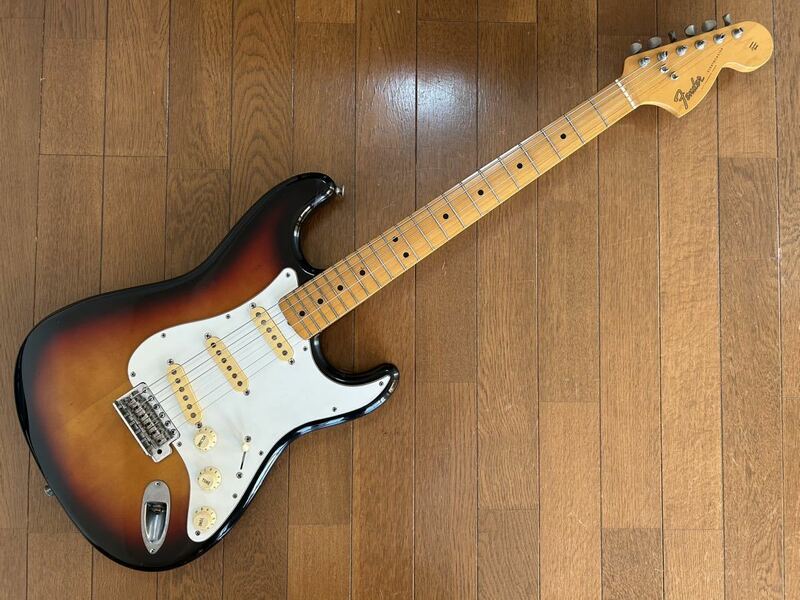 [GT]Fender Japan フェンダー・ジャパン ST67 3TS 3トーン・サンバースト Collector Series 張りメイプルネック&トラジションロゴ ジミヘン