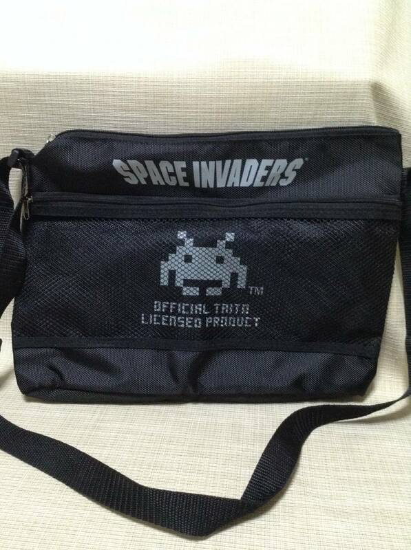 スペースインベーダー ショルダーバッグ ブラック(黒) SPACE INVADERS 【TAiTO/タイトー】 鞄,かばん