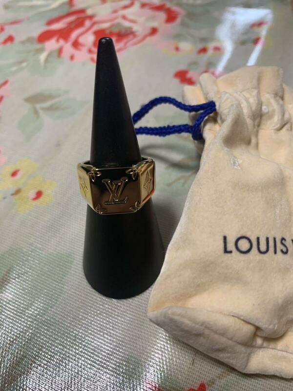 Louis Vuitton シグネットリング　ゴールドカラー　国内店舗購入　ルイ・ヴィトン