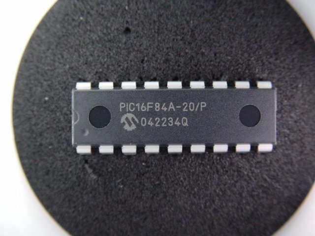 マイクロチップ ＰＩＣマイコン IC 　ＰＩＣ１６Ｆ８４Ａ－２０／Ｐ プログラム入門に最適 16F84 CPU １６Ｆ８４ PIC 16F84A-20/P 未使用