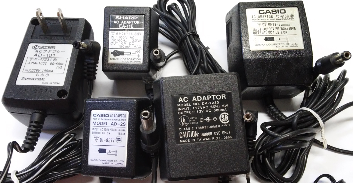 小さな ACアダプター 各種いずれか Small AC Adapter