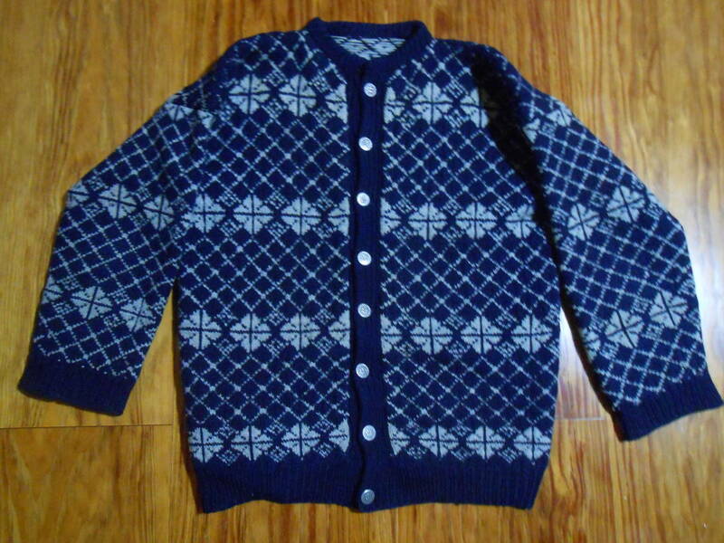 美品　かなり厚手のハンドニット 手編み　美しいネービーブルー X ホワイト/グレー　個人用ノルディックセーター　カウチンセーター