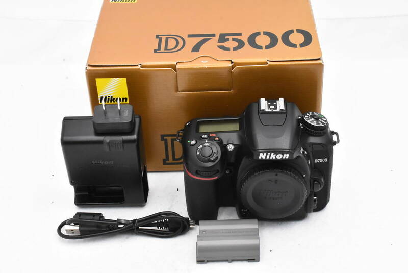Nikon ニコン D7500 デジタル一眼レフカメラ ボディ 元箱付き (t1943)