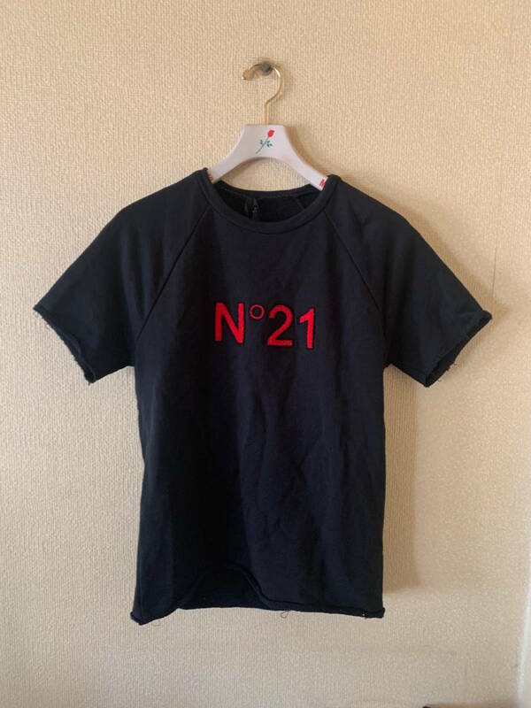 N21（ヌメロヴェントゥーノ）ロゴ刺繍　ハーフスリーブ　スエットXS　ブラック