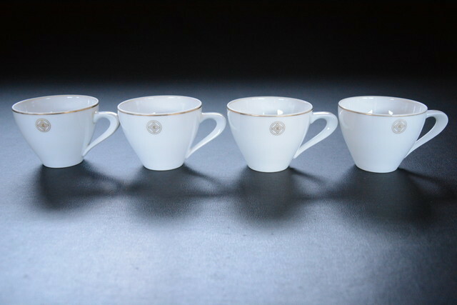 古いコーヒーカップ 名陶硬質磁器 4客SET 検索用語→B10内ティーカップ名古屋製陶所MEITOオールドナルミ