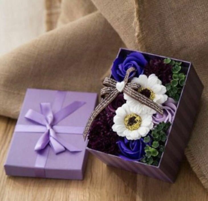 お誕生日、記念日、各種お祝い　お飾り　枯れない花　ソープフラワー フラワーボックス 紫