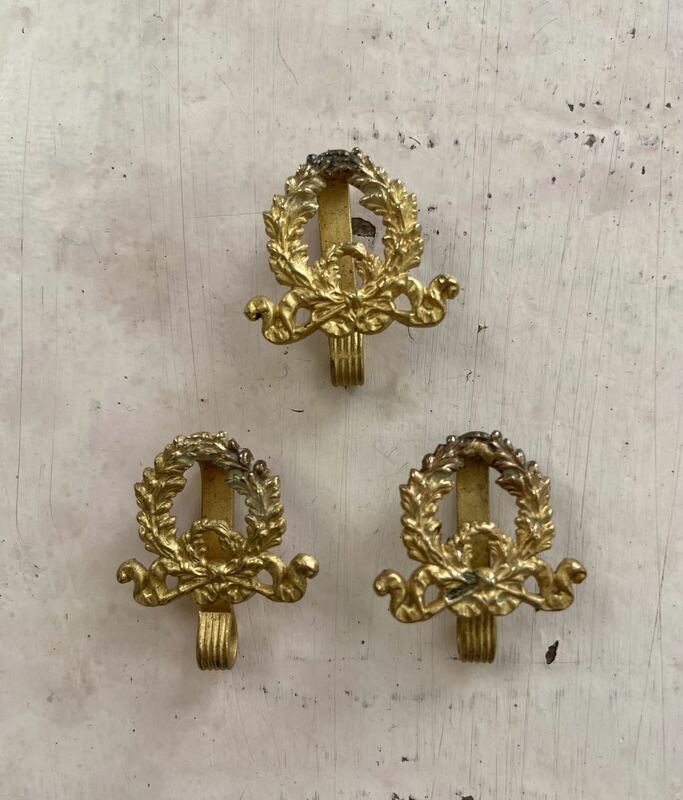 フランスアンティークの真鍮金具3個セット☆スタンピングヴィンテージ ビンテージブロカント蚤の市花輪リボンブラスクリップインテリア雑貨