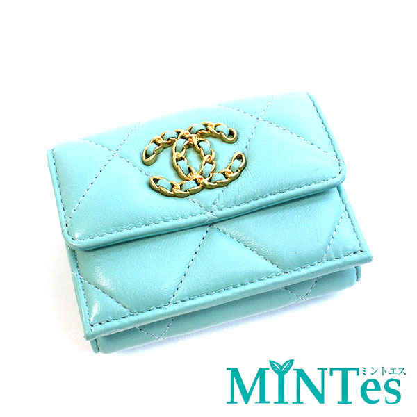 Chanel シャネル ディズヌフ　スモール フラップ ウォレット 三つ折り財布 ミント レディース 女性 財布 小ぶり 小さめ ブルー ラムスキン