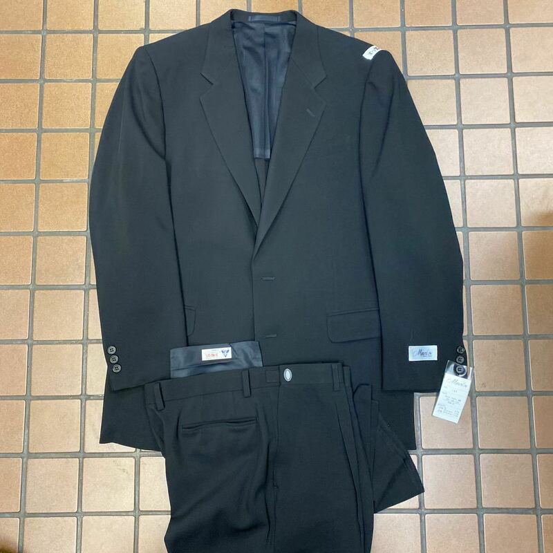 新品　フォーマルスーツ 冠婚葬祭 喪服 ブラック 礼服 バッキンガム　サイズA8 ２つボタン　ワンタック　センターベンツ　アジャスター