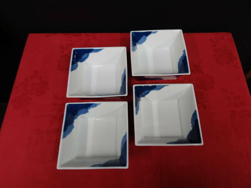 香蘭社　中深皿　四角　4セット　まとめて　サイズ約13.5×13.5高さ6cm　ブランド　食器　ekt2-39