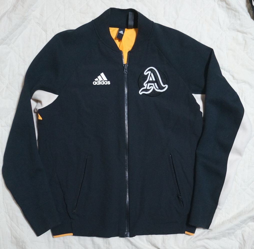 adidas EA0372 VRCTジャケット　ネイビー　アディダス