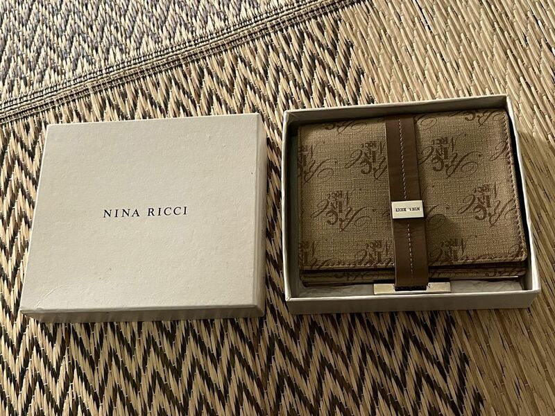 新品/未使用品　箱、タグ/証明書付き　Nina ricci ニナリッチ　財布